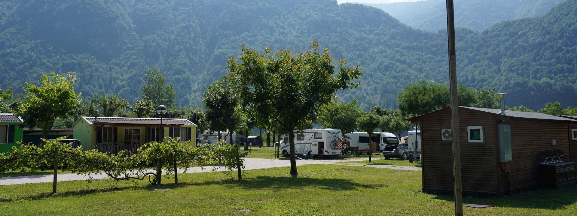 campinglago en may-offer-lake-view-campsite-veneto-with-swimming-pool 005